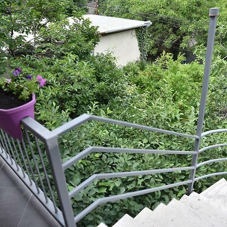 4Bd Appartaments With Cozy Garden Tbilisi Exterior foto