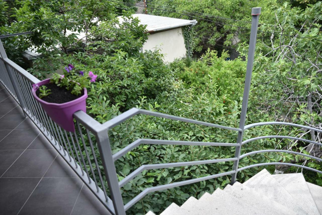 4Bd Appartaments With Cozy Garden Tbilisi Exterior foto