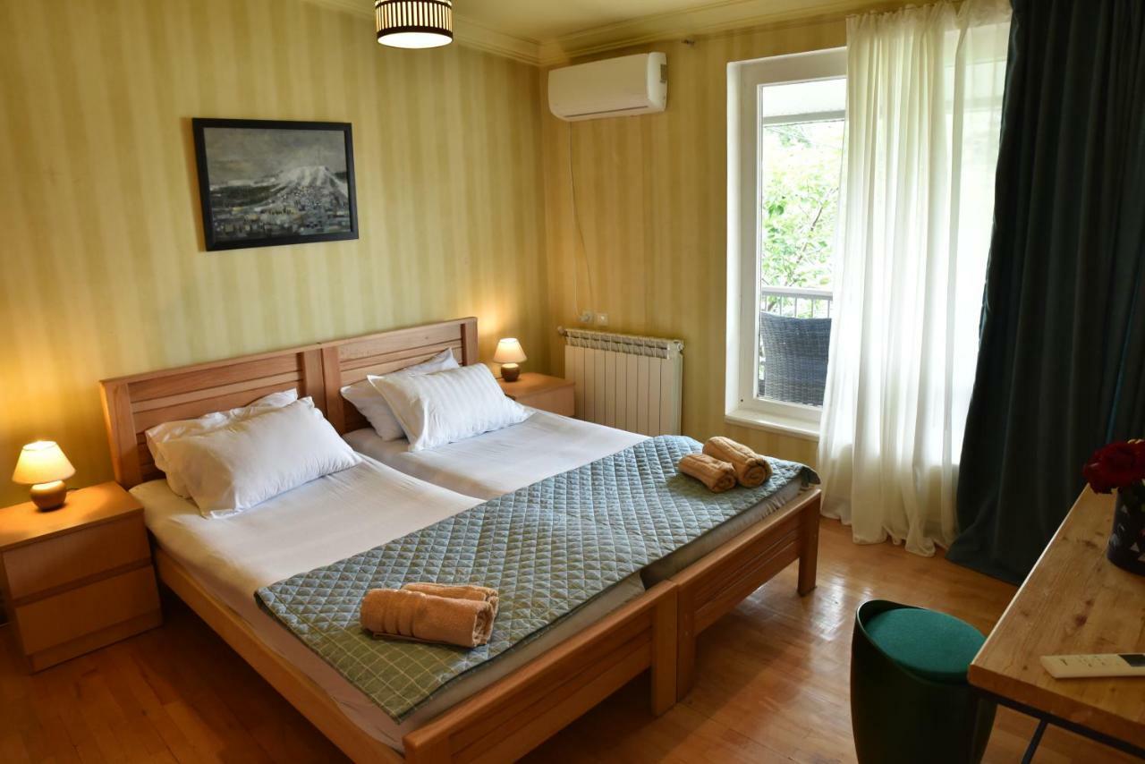 4Bd Appartaments With Cozy Garden Tbilisi Exterior foto